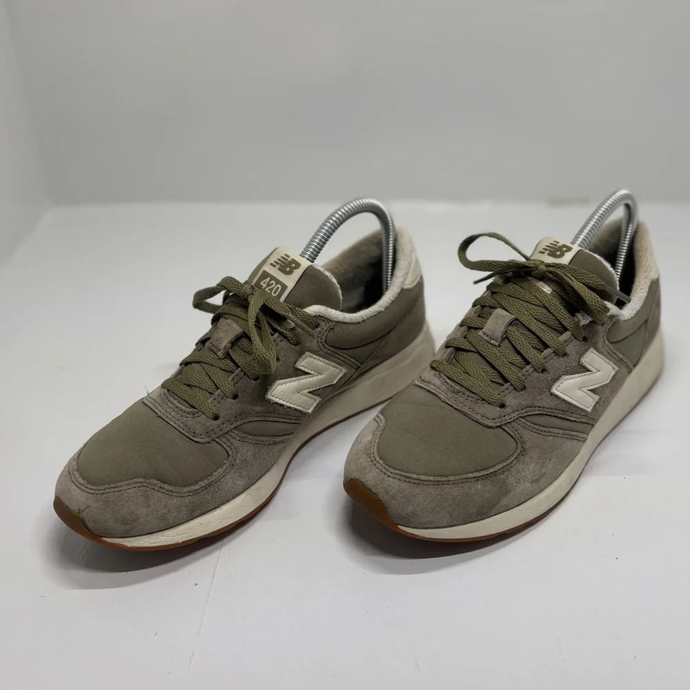 New Balance 420 Sneakers Men’s 8.5 Olive Green Suede Mesh Casual Retro Shoes - Picture 2 of 13
